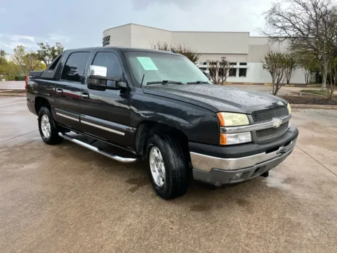 Another view of 2005 CHEVROLET AVALANCHE Z66 for sale in Fort Worth, TX at Callahan Motor Company