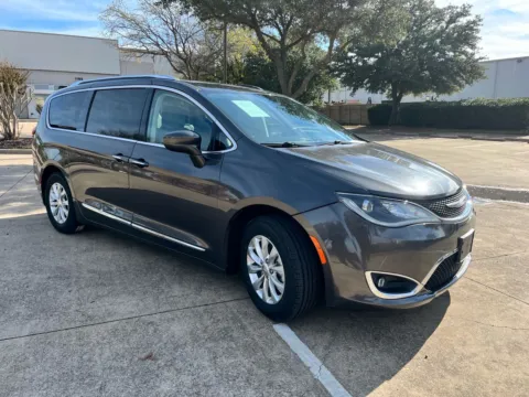 Another view of 2018 CHRYSLER PACIFICA TOURING L for sale in Fort Worth, TX at Callahan Motor Company