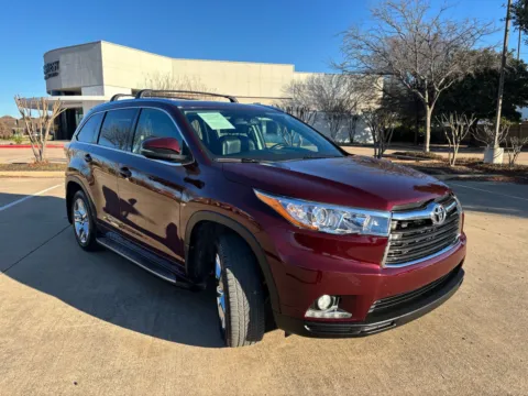 Another view of 2016 TOYOTA HIGHLANDER LIMITED for sale in Fort Worth, TX at Callahan Motor Company