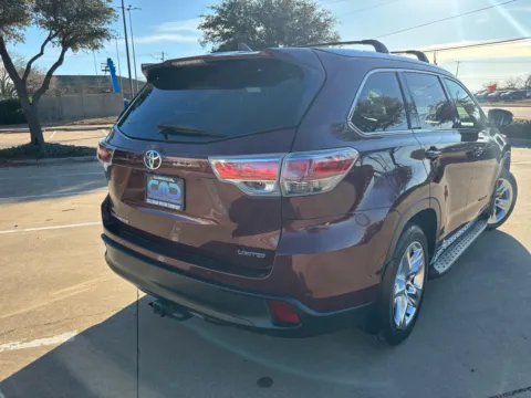 More photos of 2016 TOYOTA HIGHLANDER LIMITED at Callahan Motor Company, TX