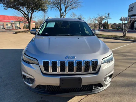 Photos of 2019 JEEP CHEROKEE LATITUDE for sale in Fort Worth, TX at Callahan Motor Company