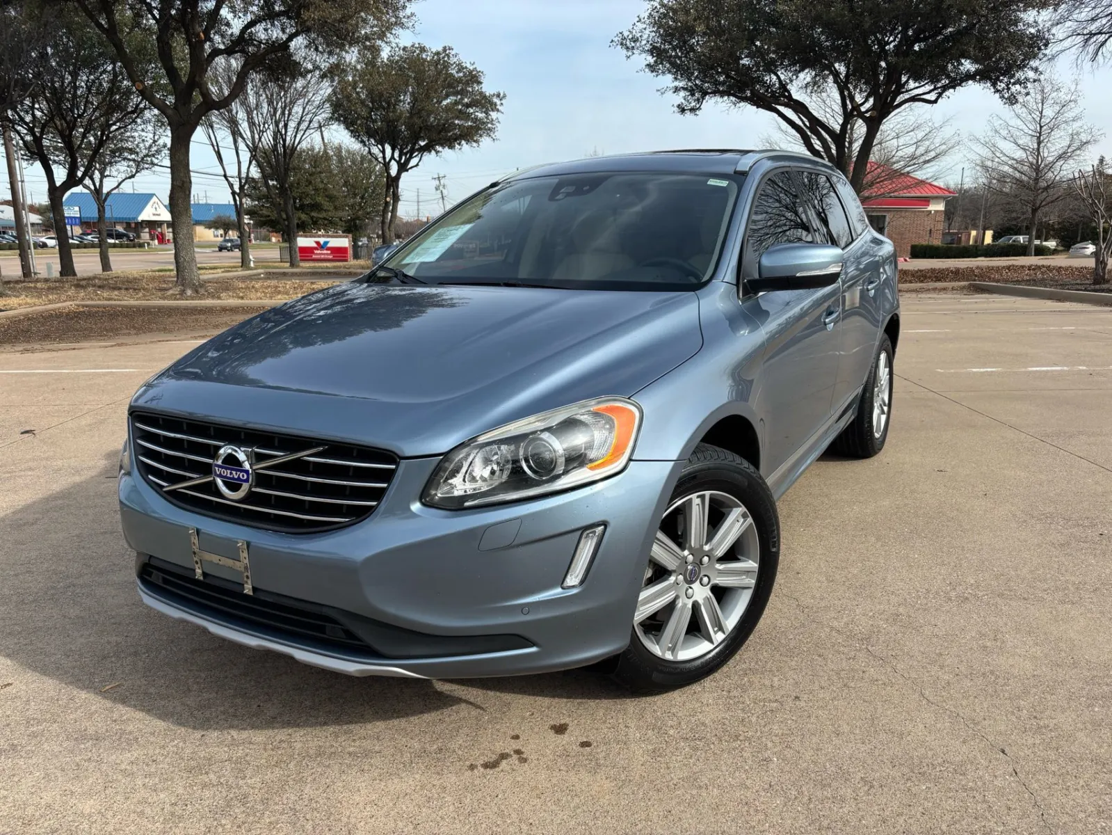 Blue 2017 VOLVO XC60 T5 INSCRIPTION for sale in Fort Worth, TX