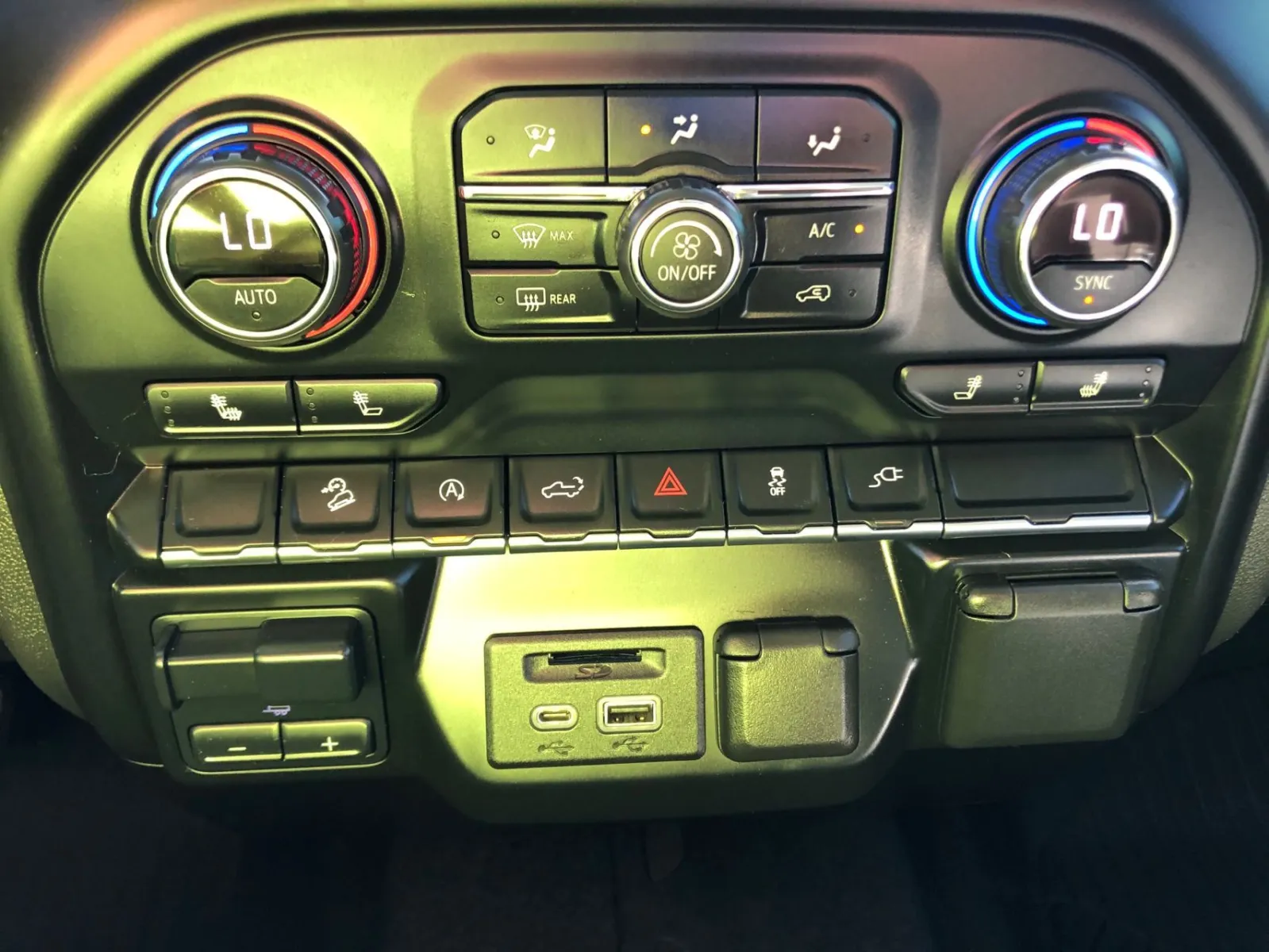 2020 Chevrolet Silverado 1500 LT - Photo 26