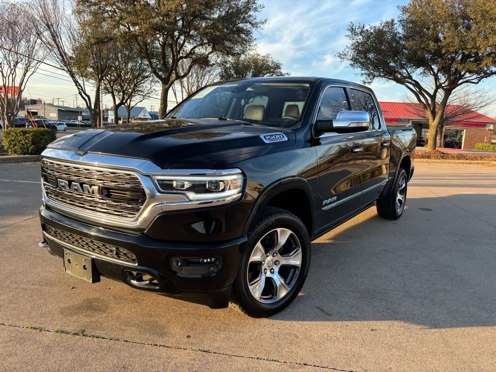Black 2019 RAM 1500 LIMITED for sale in Fort Worth, TX