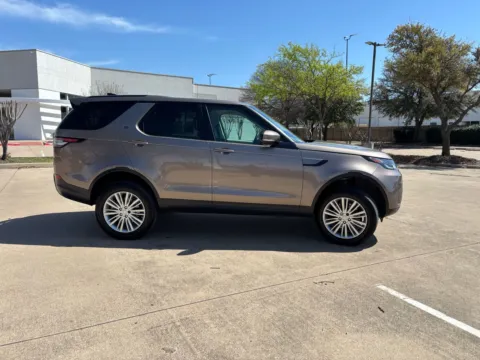 More photos of 2017 LAND ROVER DISCOVERY SE at Callahan Motor Company, TX