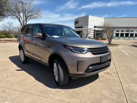Another view of 2017 LAND ROVER DISCOVERY SE for sale in Fort Worth, TX at Callahan Motor Company