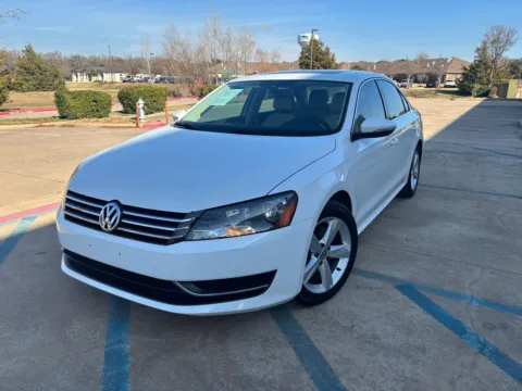 White 2012 VOLKSWAGEN PASSAT SE PZEV for sale in Fort Worth, TX