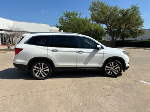 More photos of 2016 HONDA PILOT TOURING at Callahan Motor Company, TX