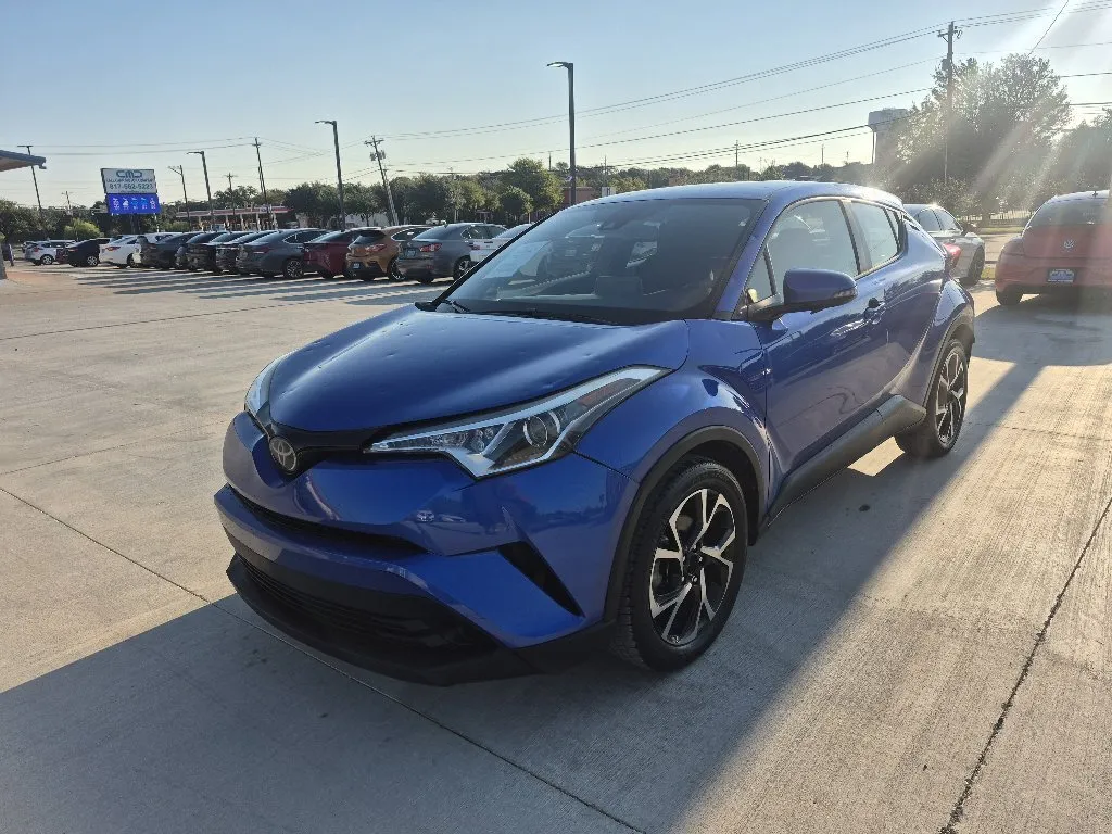 Blue 2019 TOYOTA C-HR XLE for sale in Fort Worth, TX