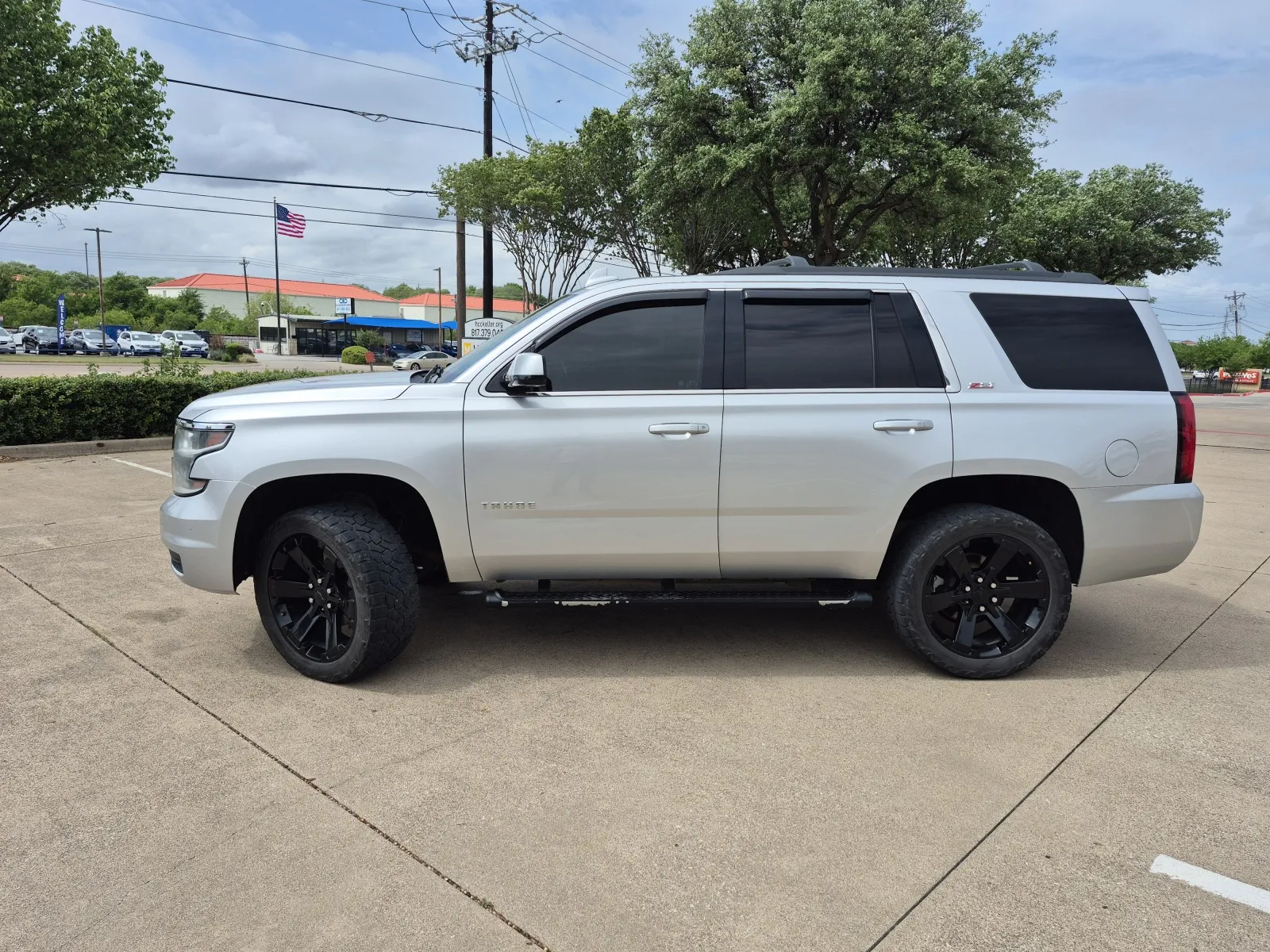 2018 CHEVROLET TAHOE LT thumbnail 2