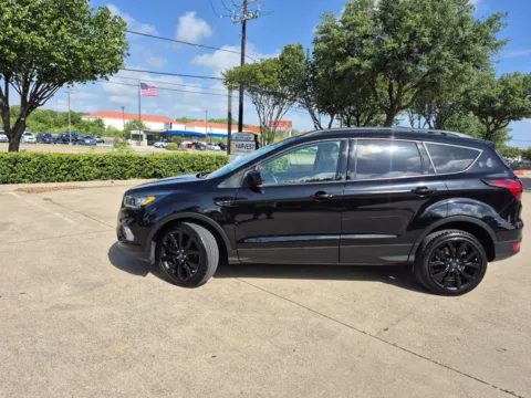 Photos of 2019 FORD ESCAPE SE for sale in Fort Worth, TX at Callahan Motor Company