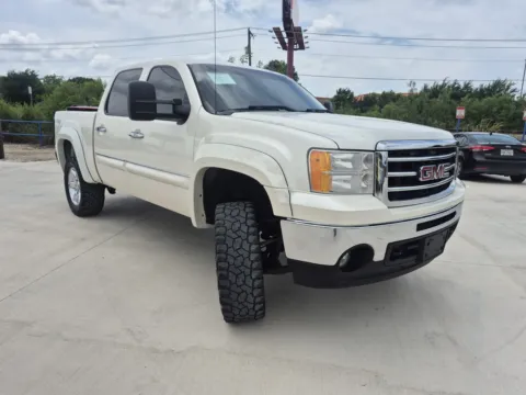 More photos of 2013 GMC SIERRA 1500 SLE at Callahan Motor Company, TX