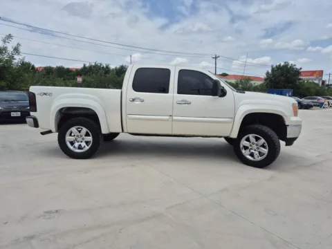More photos of 2013 GMC SIERRA 1500 SLE at Callahan Motor Company, TX