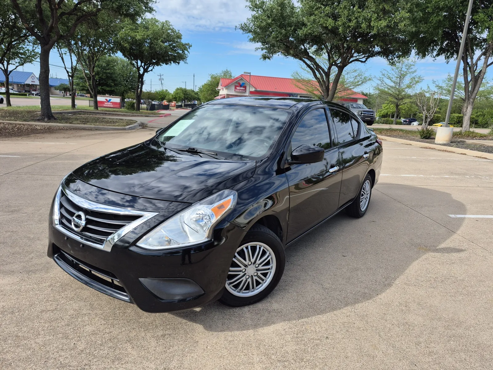 Black 2018 NISSAN VERSA SV for sale in Fort Worth, TX