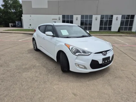 More photos of 2017 HYUNDAI VELOSTER BASE at Callahan Motor Company, TX