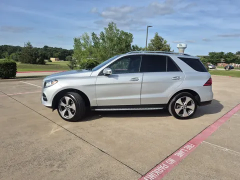 Photos of 2019 MERCEDES-BENZ GLE 400 4MATIC for sale in Fort Worth, TX at Callahan Motor Company
