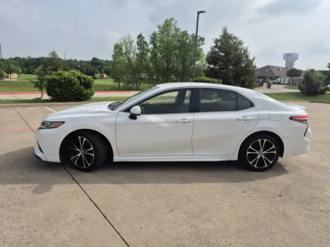Photos of 2018 TOYOTA CAMRY SE for sale in Fort Worth, TX at Callahan Motor Company