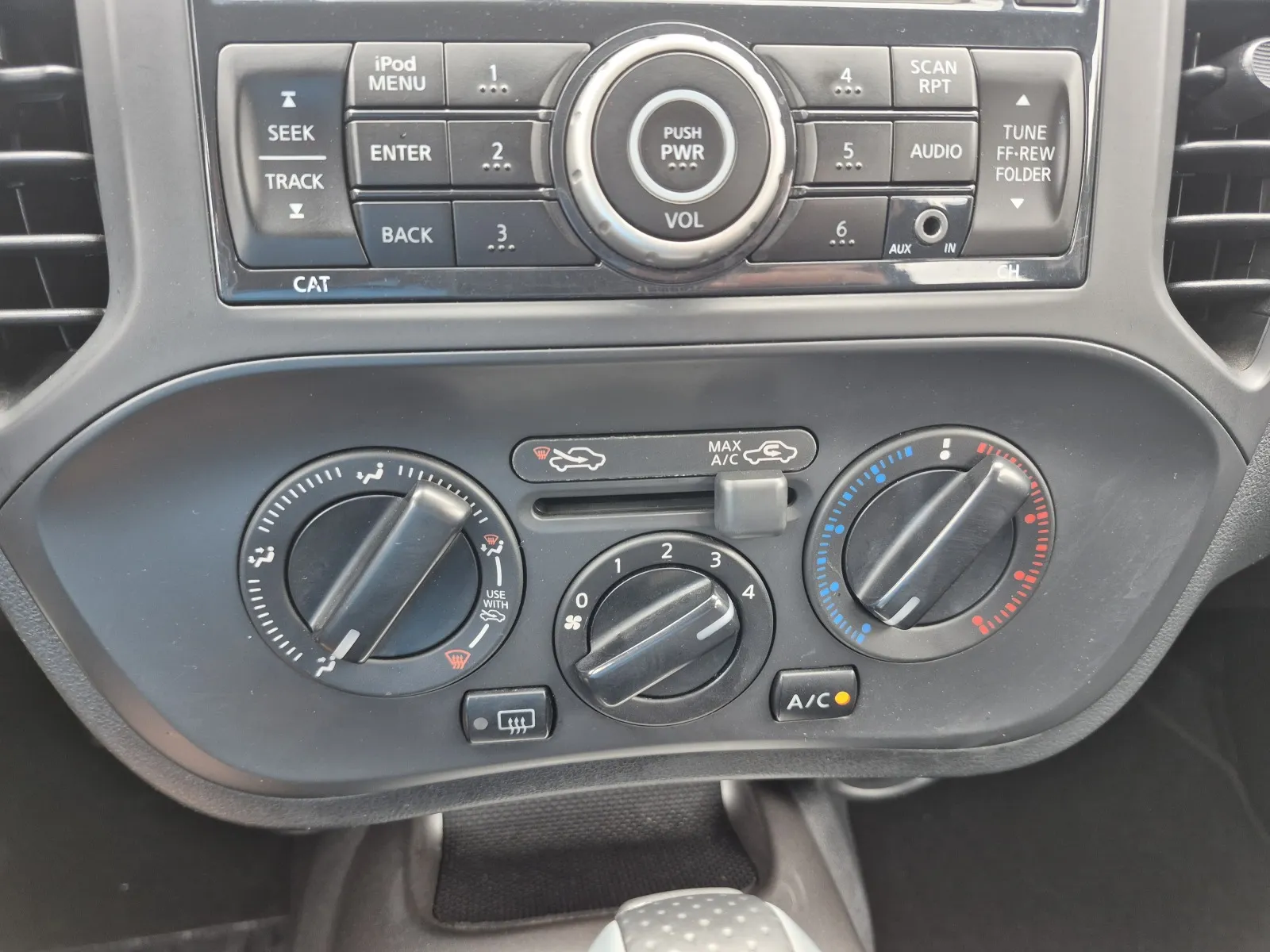 2013 Nissan JUKE S - Photo 21
