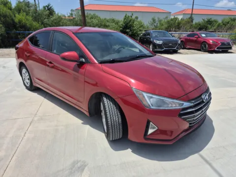 More photos of 2019 HYUNDAI ELANTRA SE at Callahan Motor Company, TX