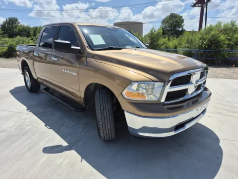 More photos of 2012 RAM 1500 SLT at Callahan Motor Company, TX