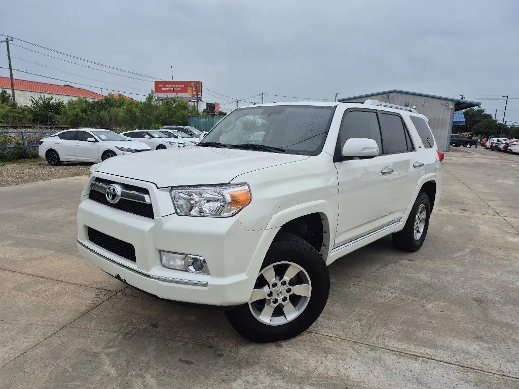 White 2013 TOYOTA 4RUNNER SR5 for sale in Fort Worth, TX
