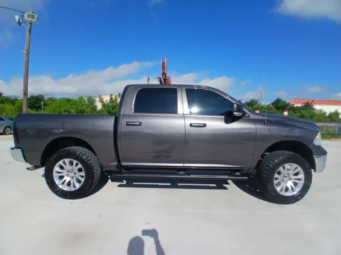 More photos of 2019 RAM 1500 CLASSIC SLT at Callahan Motor Company, TX