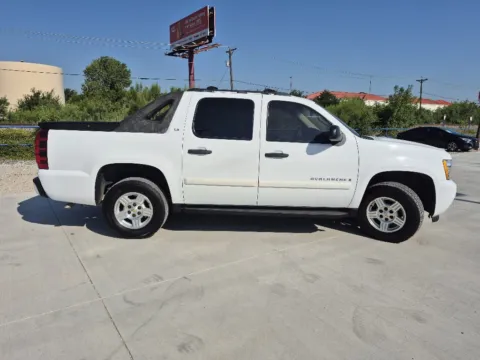 More photos of 2007 CHEVROLET AVALANCHE LS 1500 at Callahan Motor Company, TX