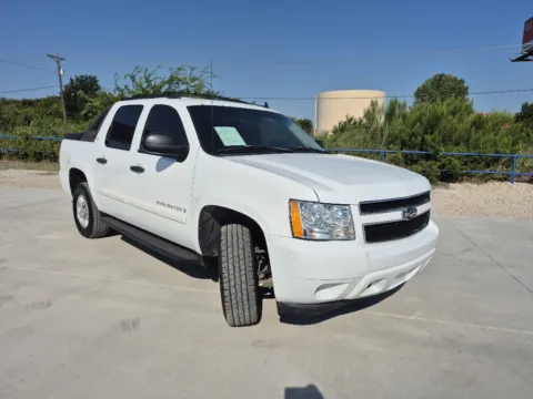 More photos of 2007 CHEVROLET AVALANCHE LS 1500 at Callahan Motor Company, TX