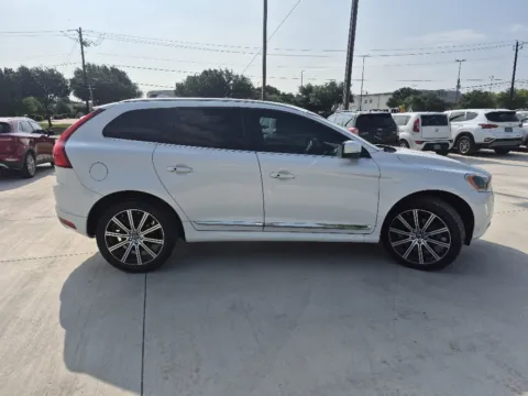 More photos of 2015 VOLVO XC60 T6 DRIVE-E PLATINUM at Callahan Motor Company, TX