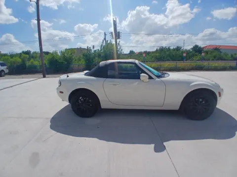 More photos of 2006 MAZDA MX-5 MIATA CLUB SPEC at Callahan Motor Company, TX