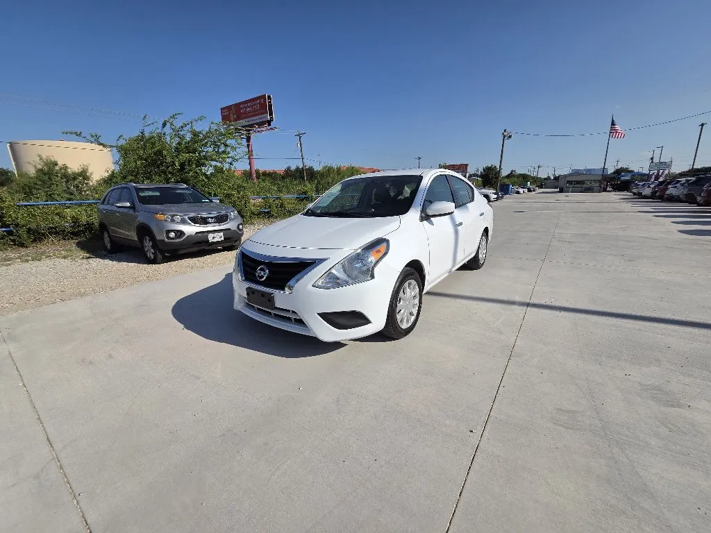 White 2019 NISSAN VERSA SV for sale in Fort Worth, TX