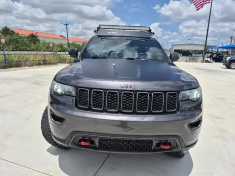Another view of 2018 JEEP GRAND CHEROKEE TRAILHAWK for sale in Fort Worth, TX at Callahan Motor Company