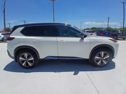 More photos of 2023 NISSAN ROGUE SL at Callahan Motor Company, TX