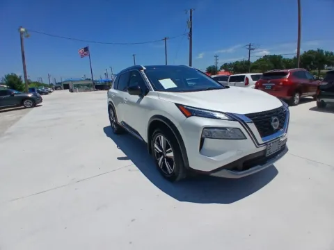 Another view of 2023 NISSAN ROGUE SL for sale in Fort Worth, TX at Callahan Motor Company