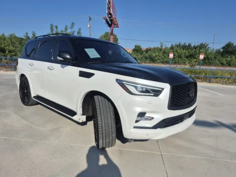 More photos of 2019 INFINITI QX80 LUXE at Callahan Motor Company, TX