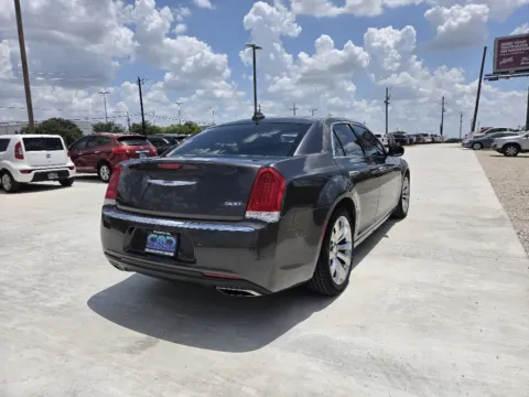 More photos of 2020 CHRYSLER 300 LIMITED at Callahan Motor Company, TX
