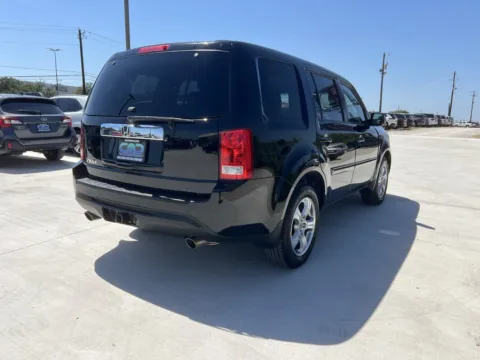 More photos of 2015 HONDA PILOT EX-L at Callahan Motor Company, TX