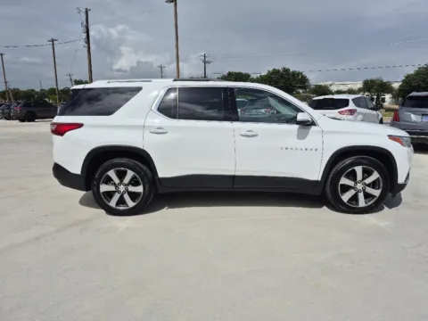 More photos of 2018 CHEVROLET TRAVERSE LT LEATHER at Callahan Motor Company, TX