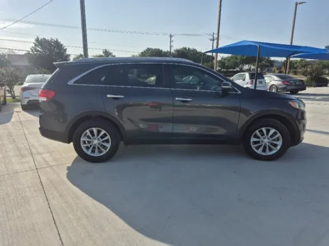 More photos of 2017 KIA SORENTO LX at Callahan Motor Company, TX