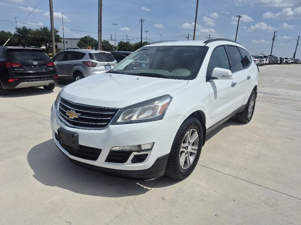 White 2016 CHEVROLET TRAVERSE 2LT for sale in Fort Worth, TX