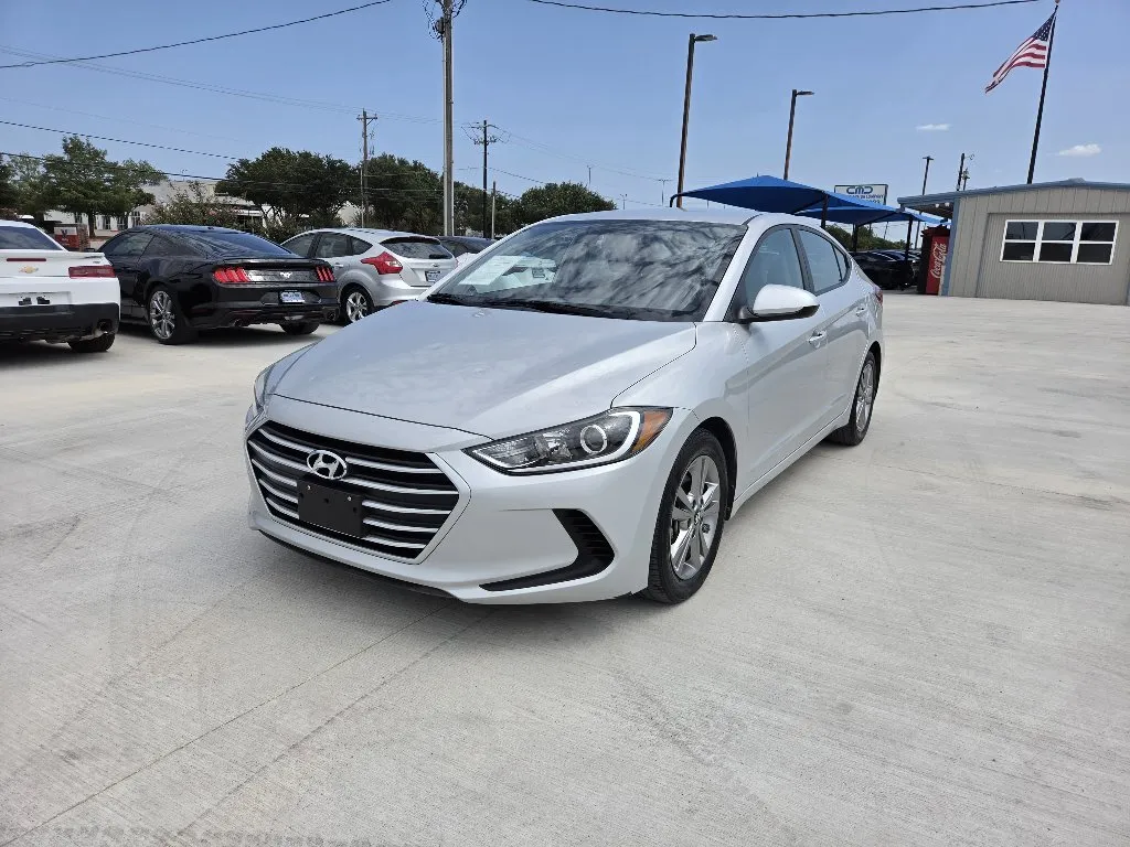 Silver 2017 HYUNDAI ELANTRA SE for sale in Fort Worth, TX
