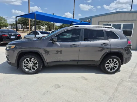 Photos of 2019 JEEP CHEROKEE LATITUDE PLUS for sale in Fort Worth, TX at Callahan Motor Company