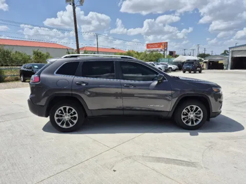 More photos of 2019 JEEP CHEROKEE LATITUDE PLUS at Callahan Motor Company, TX