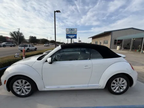 More photos of 2018 VOLKSWAGEN BEETLE S CONVERTIBLE 2.0T at Callahan Motor Company, TX