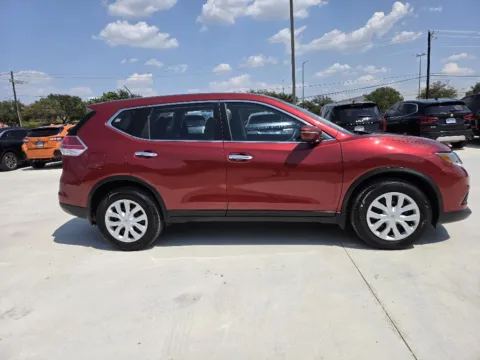 More photos of 2015 NISSAN ROGUE S at Callahan Motor Company, TX