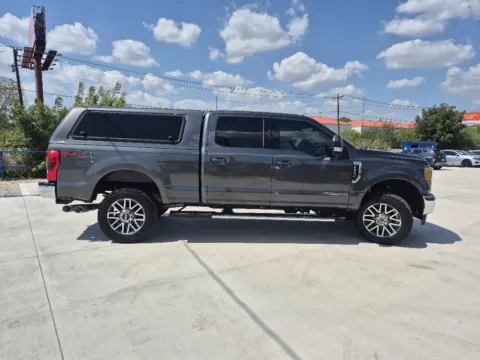 More photos of 2017 FORD F-250 SUPER DUT LARIAT at Callahan Motor Company, TX
