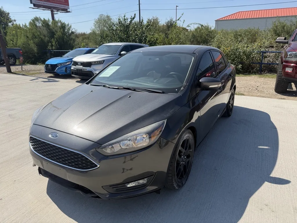 Black 2016 FORD FOCUS SE for sale in Fort Worth, TX