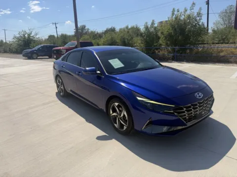 More photos of 2023 HYUNDAI ELANTRA LIMITED at Callahan Motor Company, TX