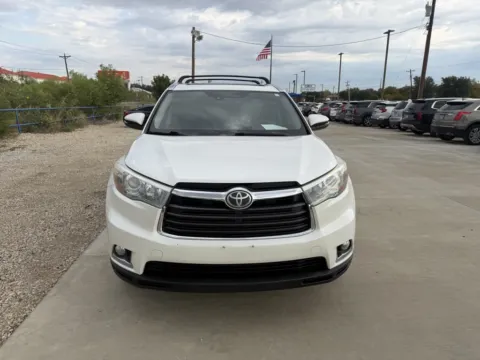 More photos of 2016 TOYOTA HIGHLANDER LIMITED at Callahan Motor Company, TX