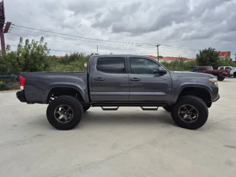 More photos of 2017 TOYOTA TACOMA SR5 V6 at Callahan Motor Company, TX